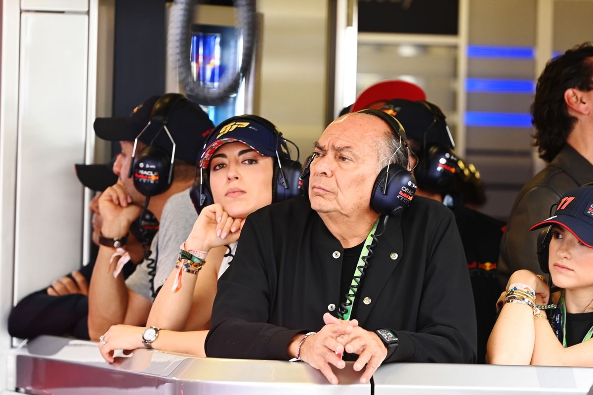 Vader Sergio Pérez direct na F1-race Baku opgenomen in ziekenhuis