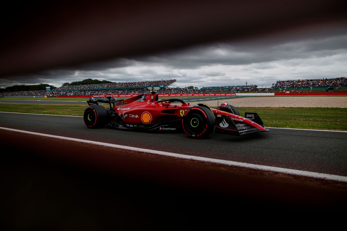 Ferrari neemt met bijzonder cadeau afscheid van Sainz