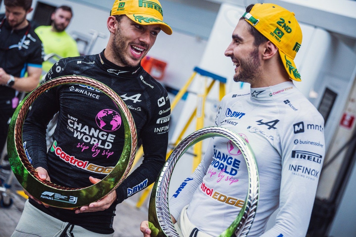 Alpine-coureurs lachen hun tanden bloot na dubbel podium in Brazilië